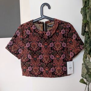 Vintage inspired crop top with collar